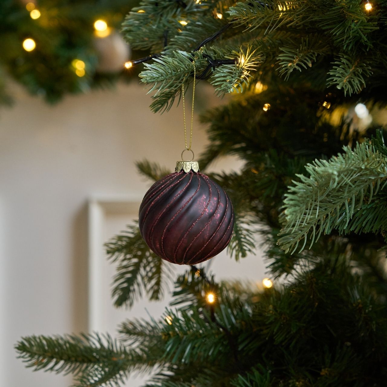 4 Stk. Christbaumkugeln mit Swirls