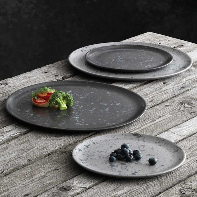 RAW Essteller D28 schwarz mit Flecken
