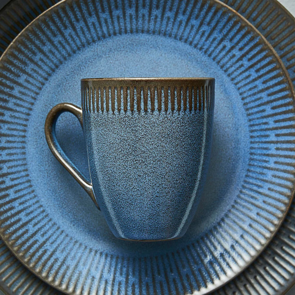 Relief Becher 30 cl Steingut blau