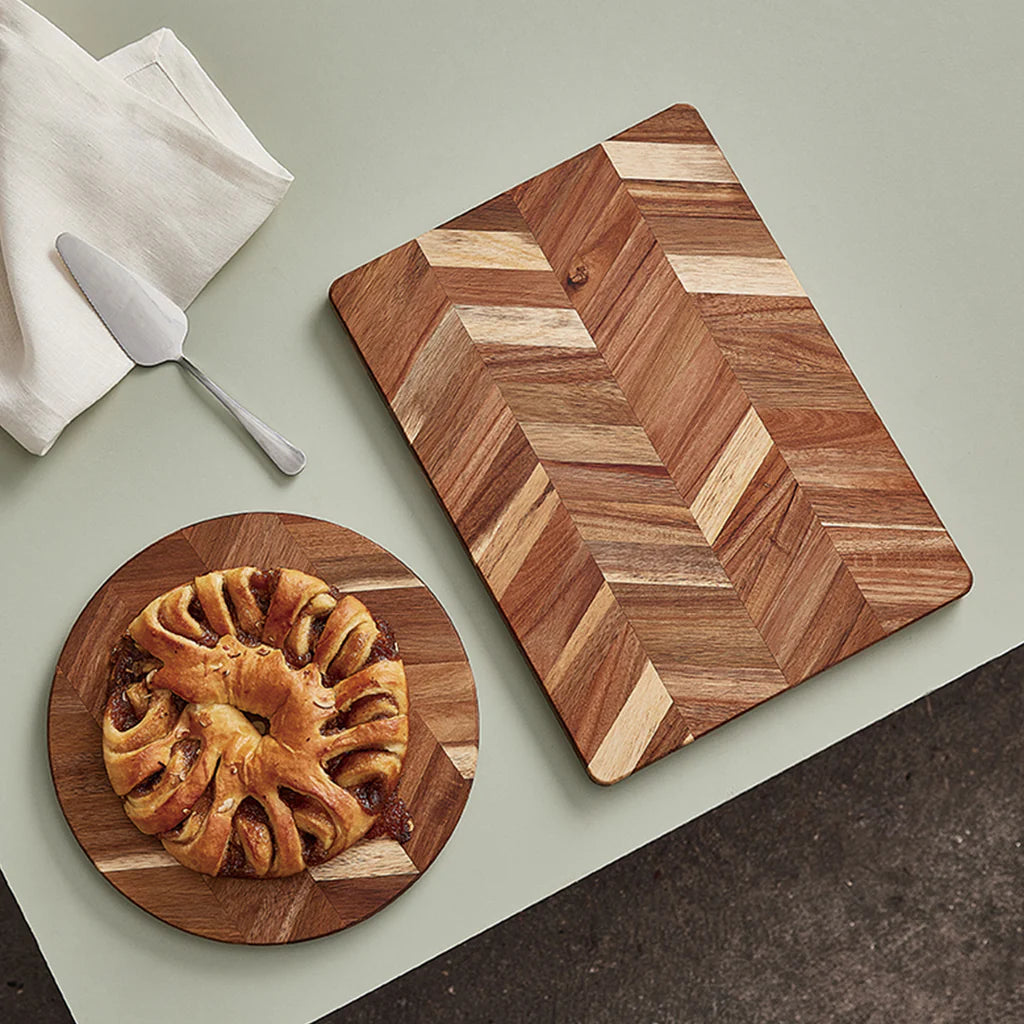 Schneidebrett mit Fischgrätenmuster Akazienholz