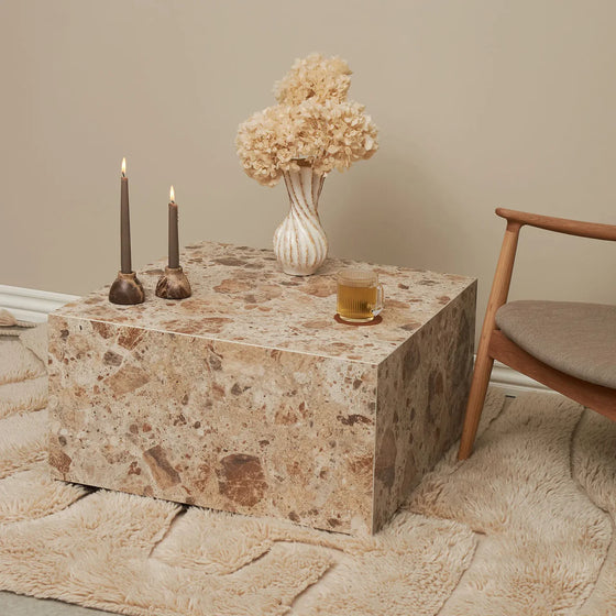 Montes Podium 70 x 70 Bestellware