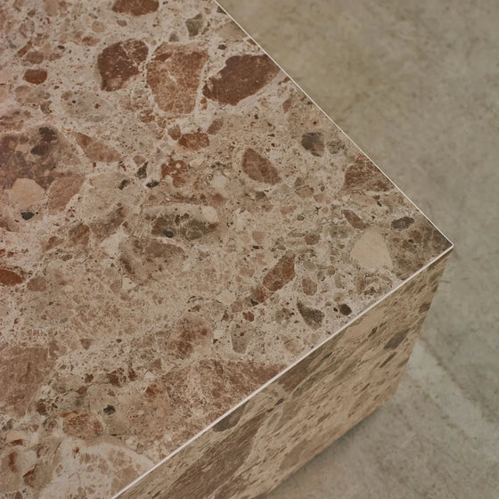 Montes Podium 70 x 70 Bestellware