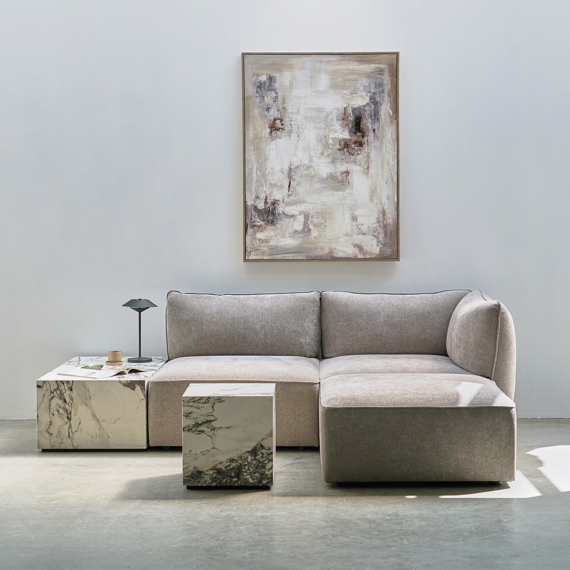 Adelaide II (XL) Hocker