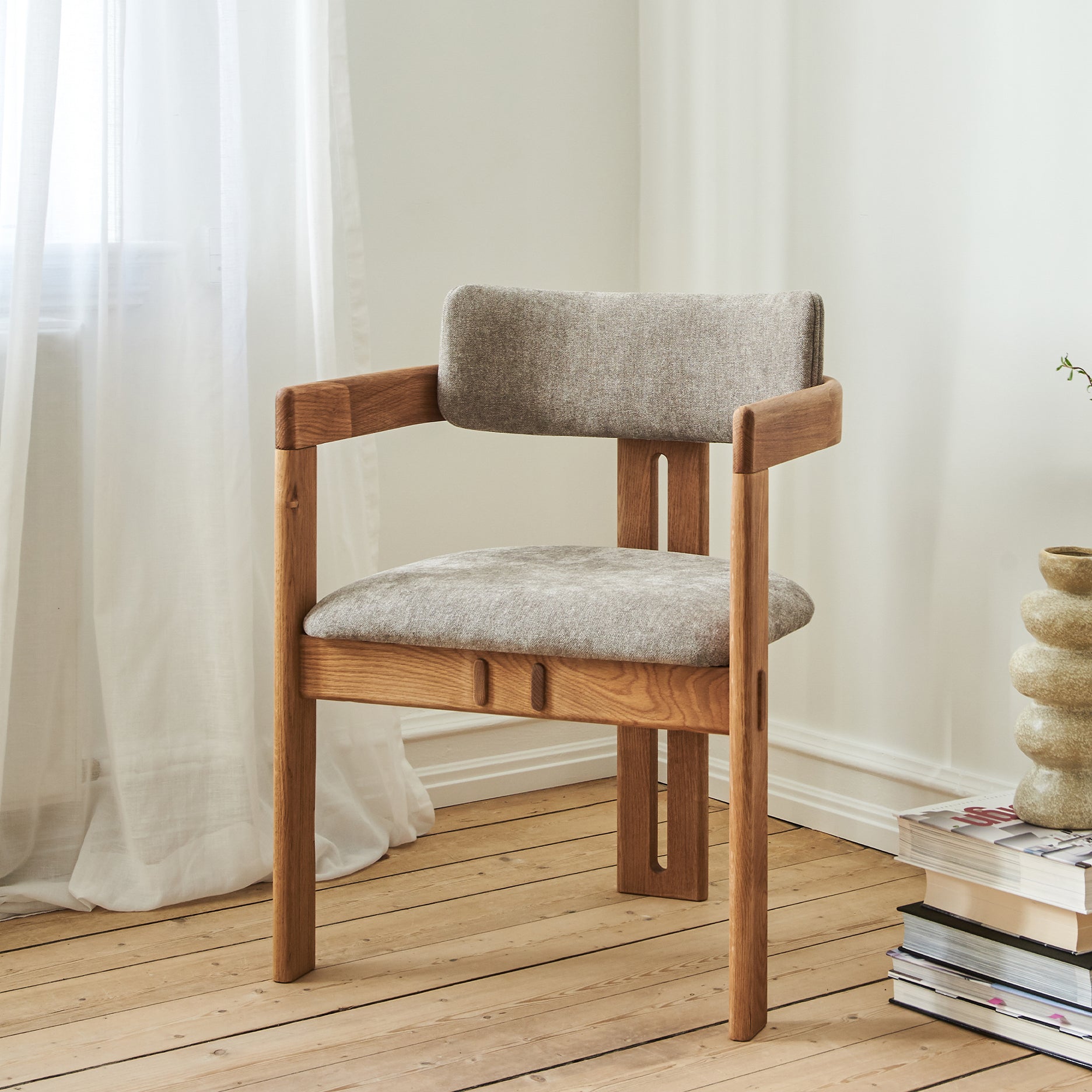 Osaka  Stuhl mit Armlehne