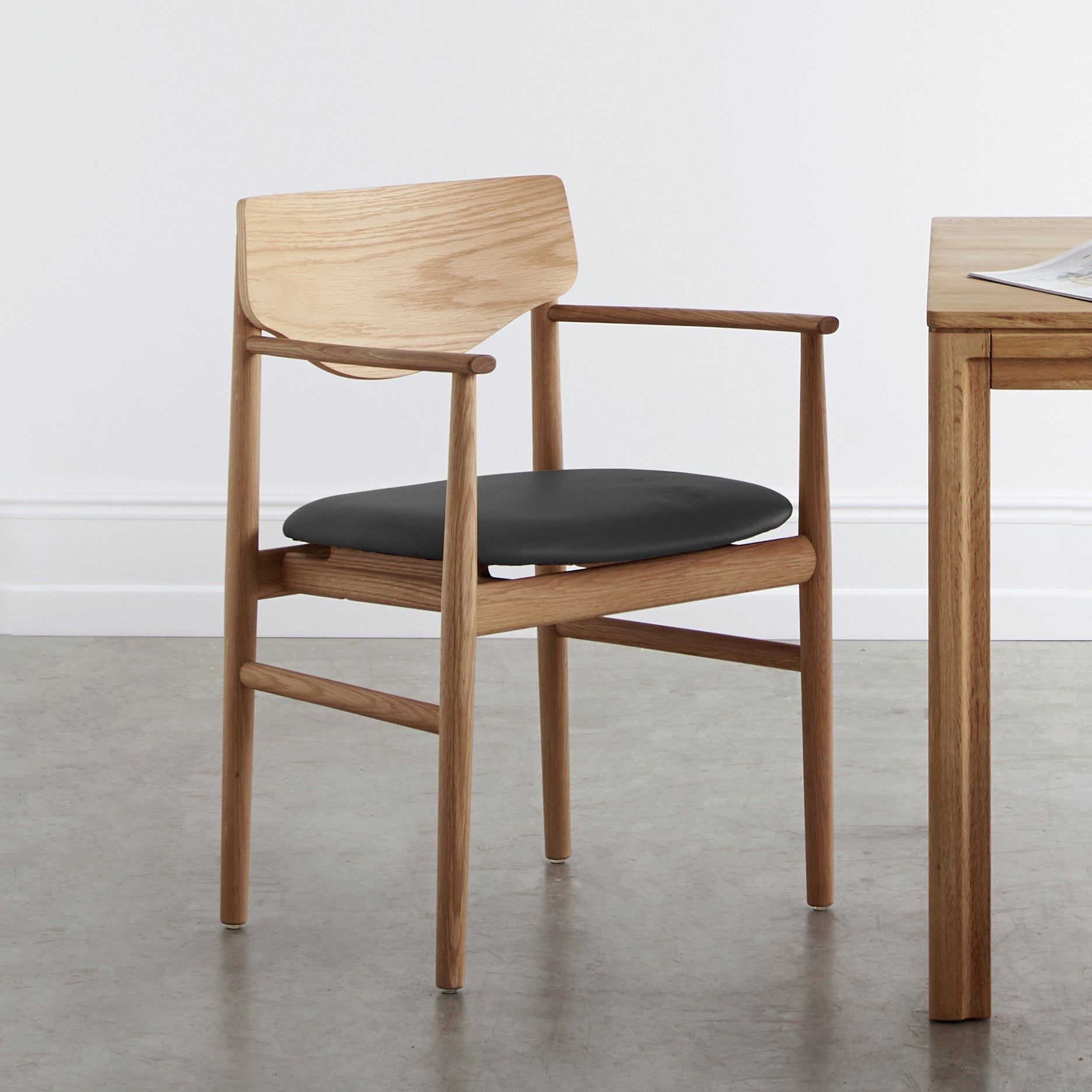 Celeste Esszimmerstuhl mit Armlehnen - Leder