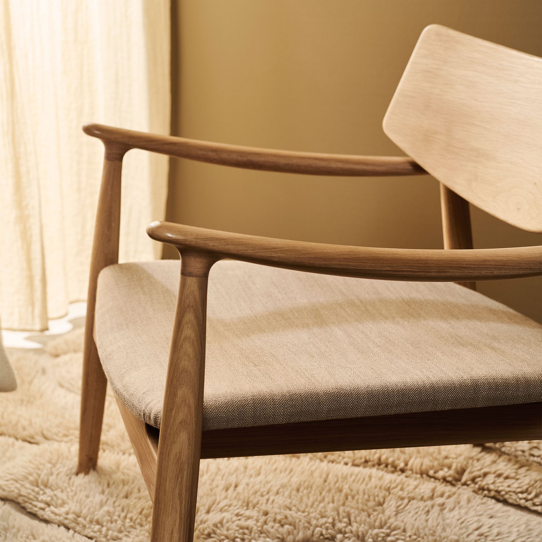 Vedersø Loungesessel mit Stoffbezug