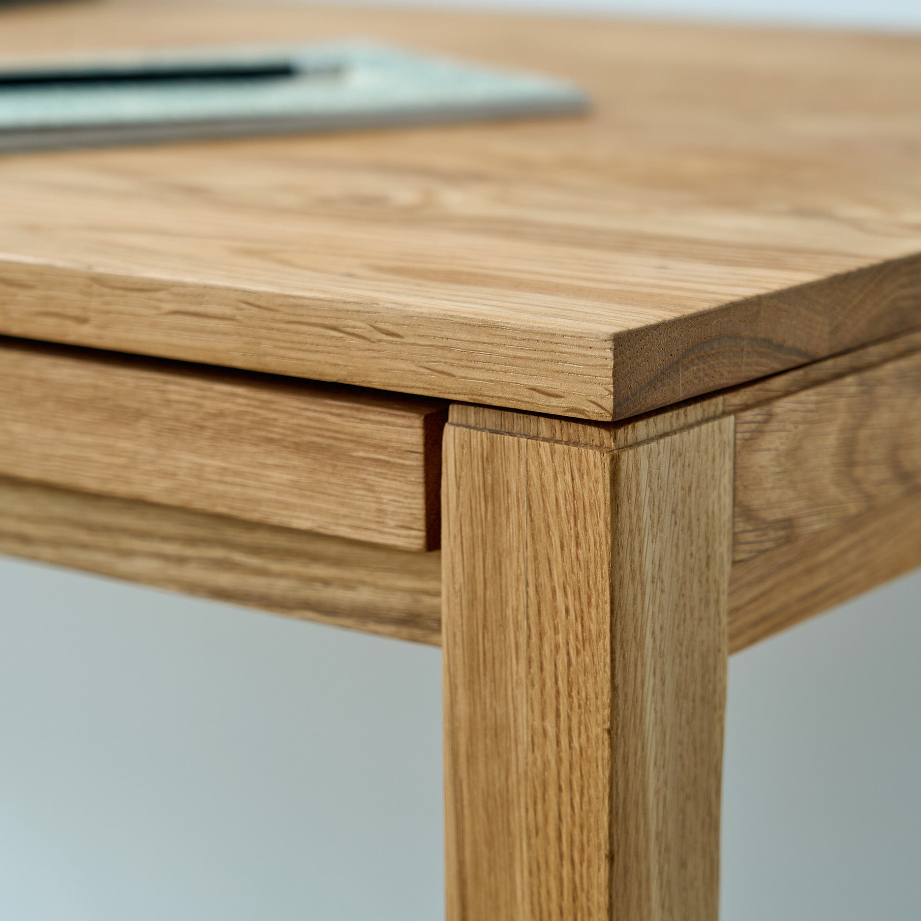 Akeru II Schreibtisch