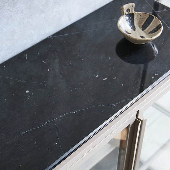 Der Mason II Vitrine Braun Marmor Schwarz