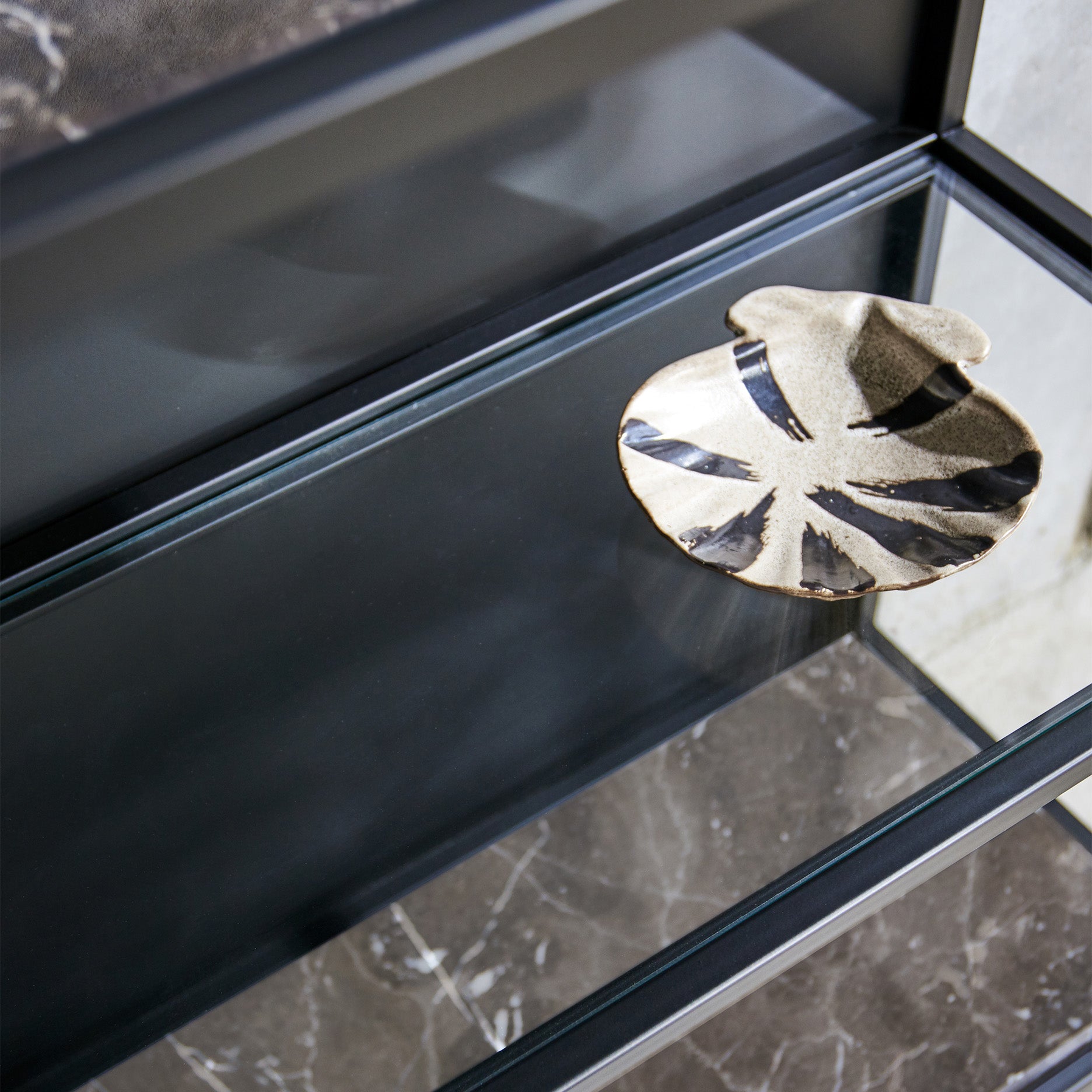 Mason II Regal – schwarzes Metall