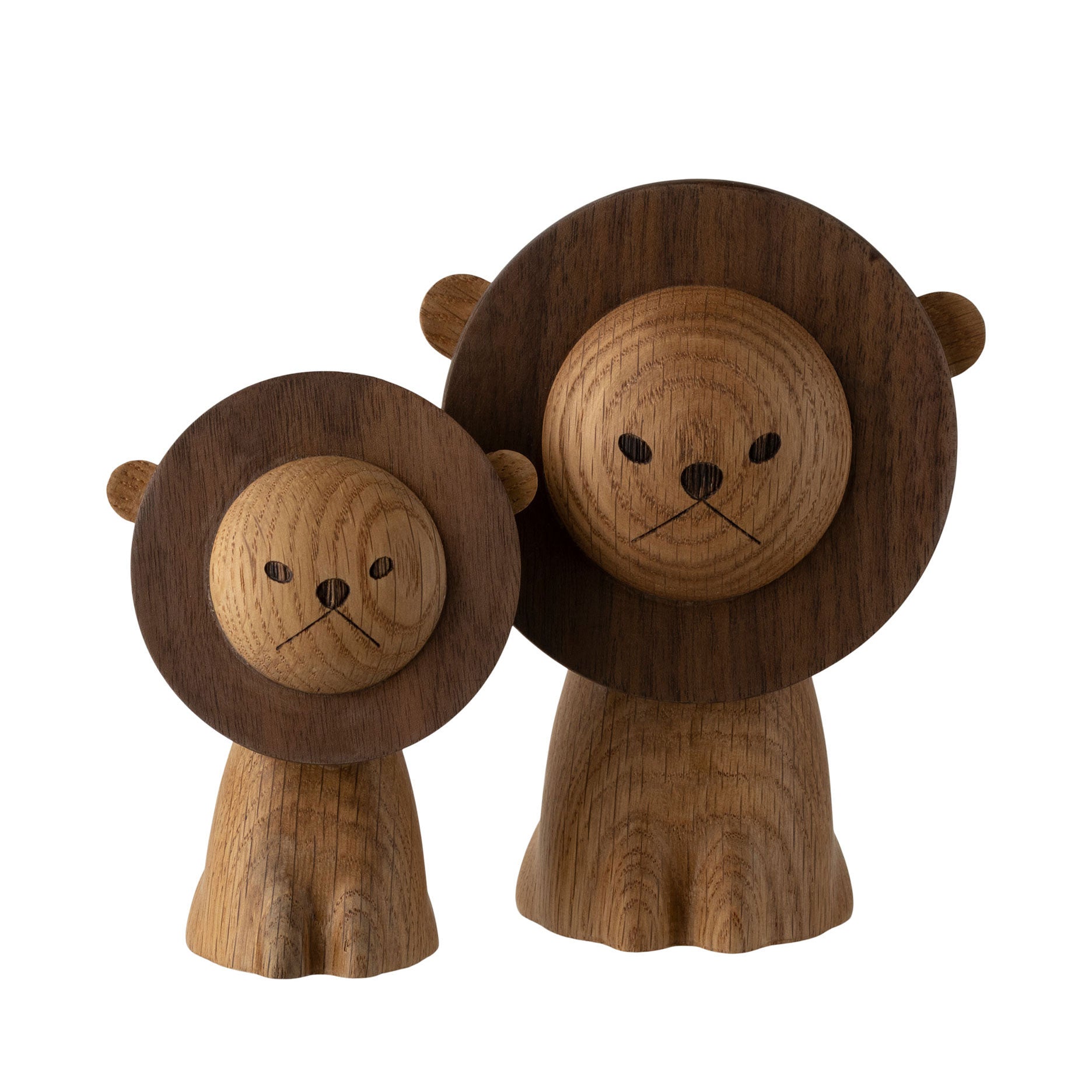 Löwe aus Eiche/Nussbaum