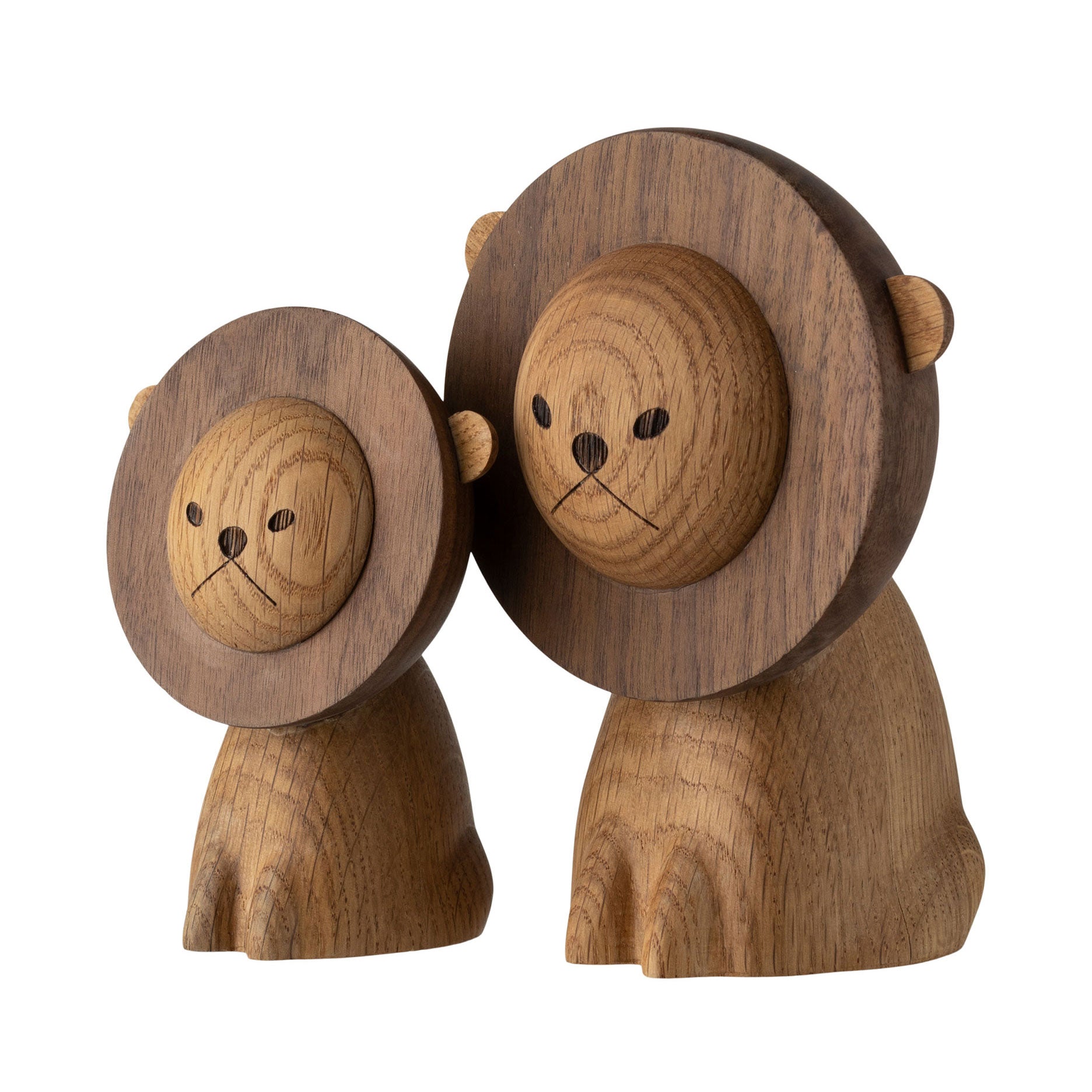 Löwe aus Eiche/Nussbaum