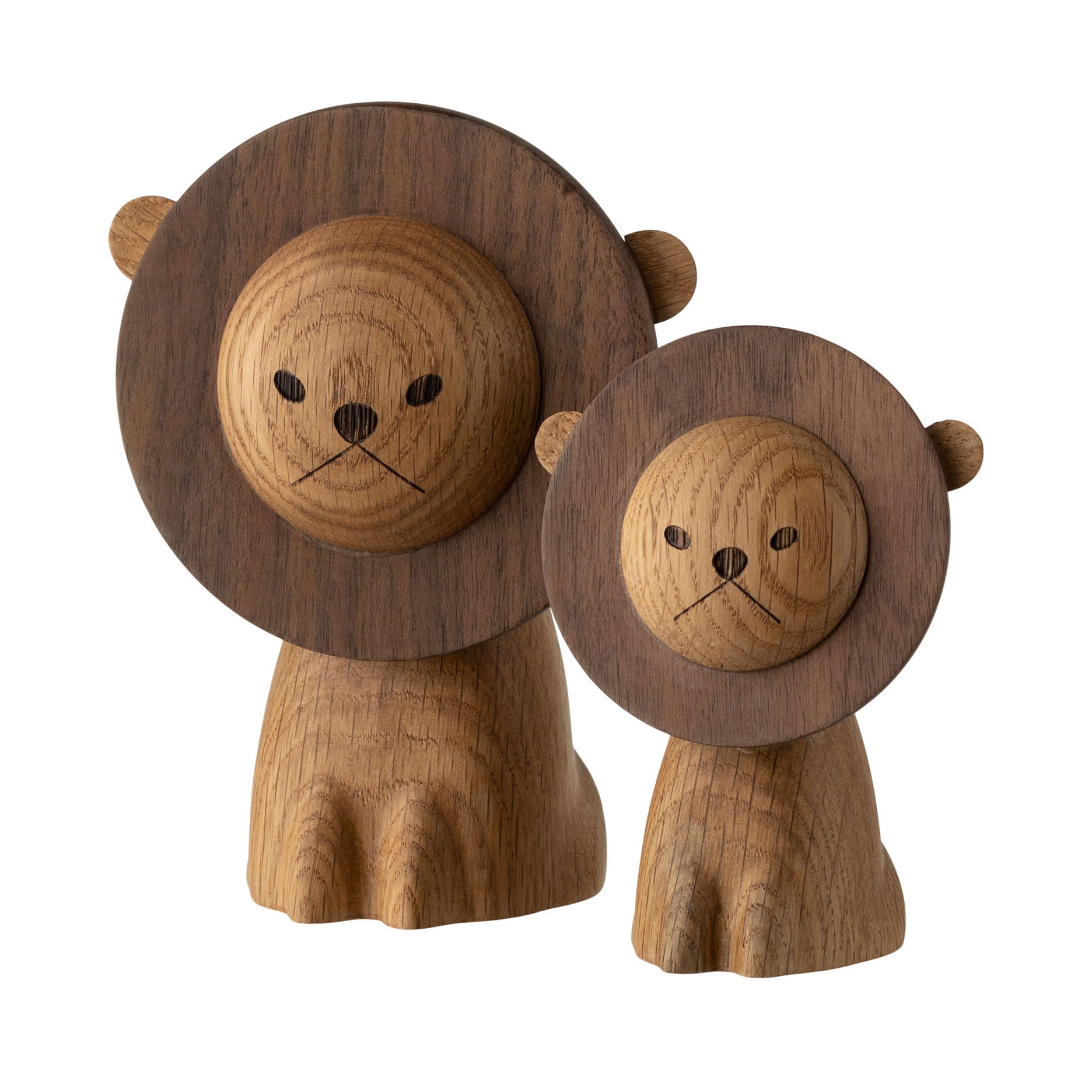 Löwe aus Eiche/Nussbaum