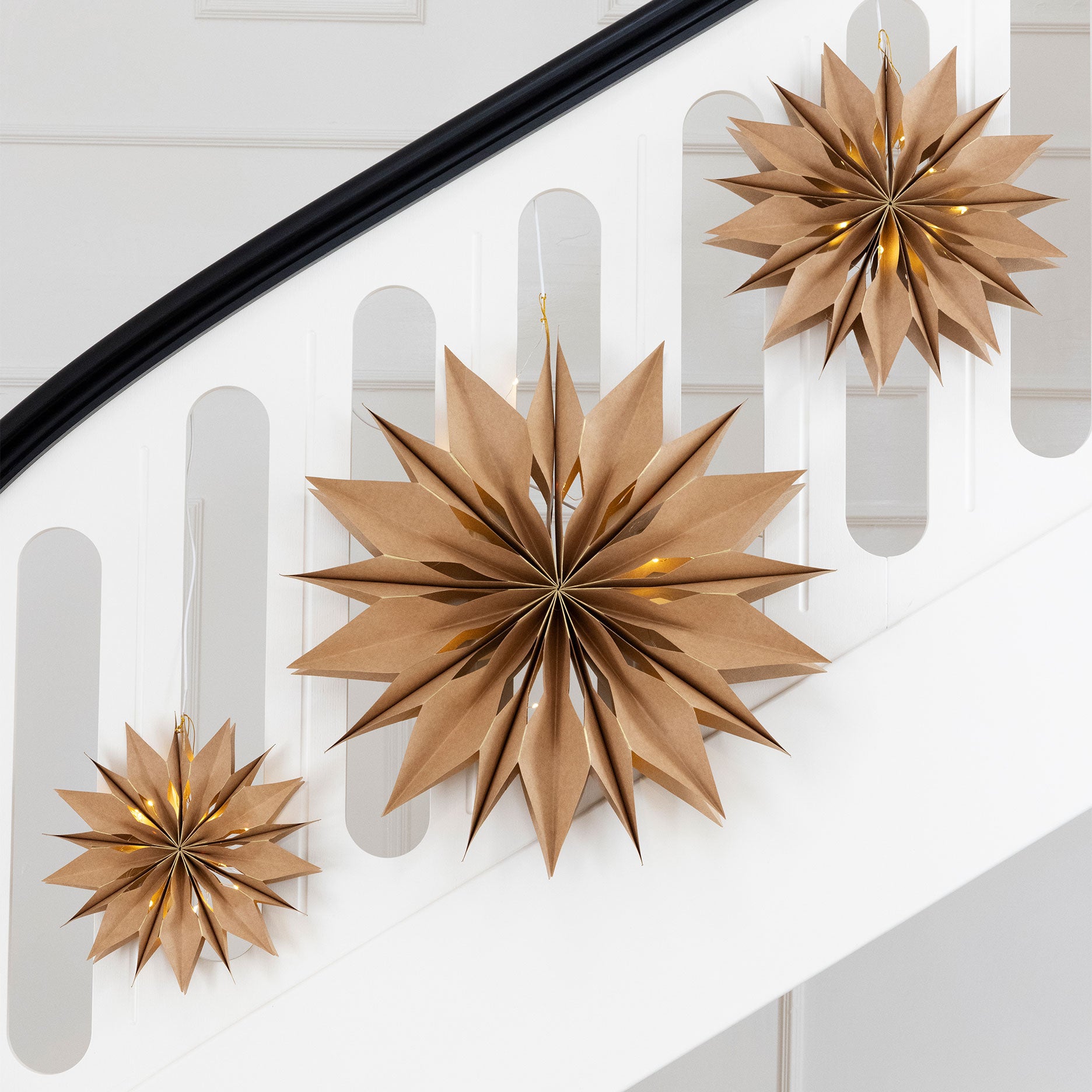 Papierstern mit Beleuchtung