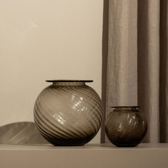 Twist Vase I Braun
