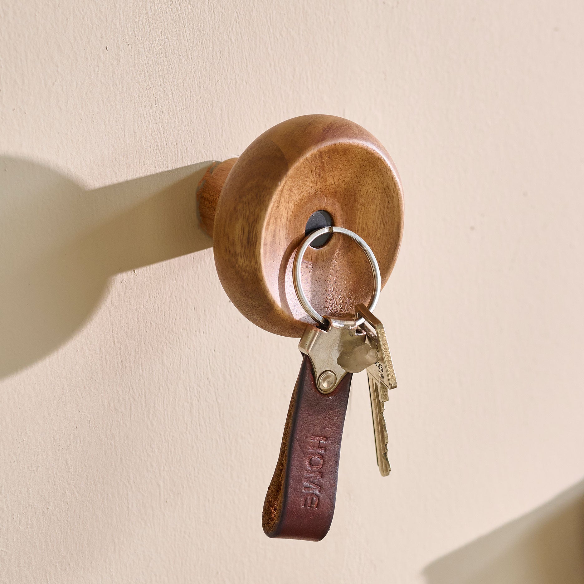 Auri Akazienholz Haken mit Magnet