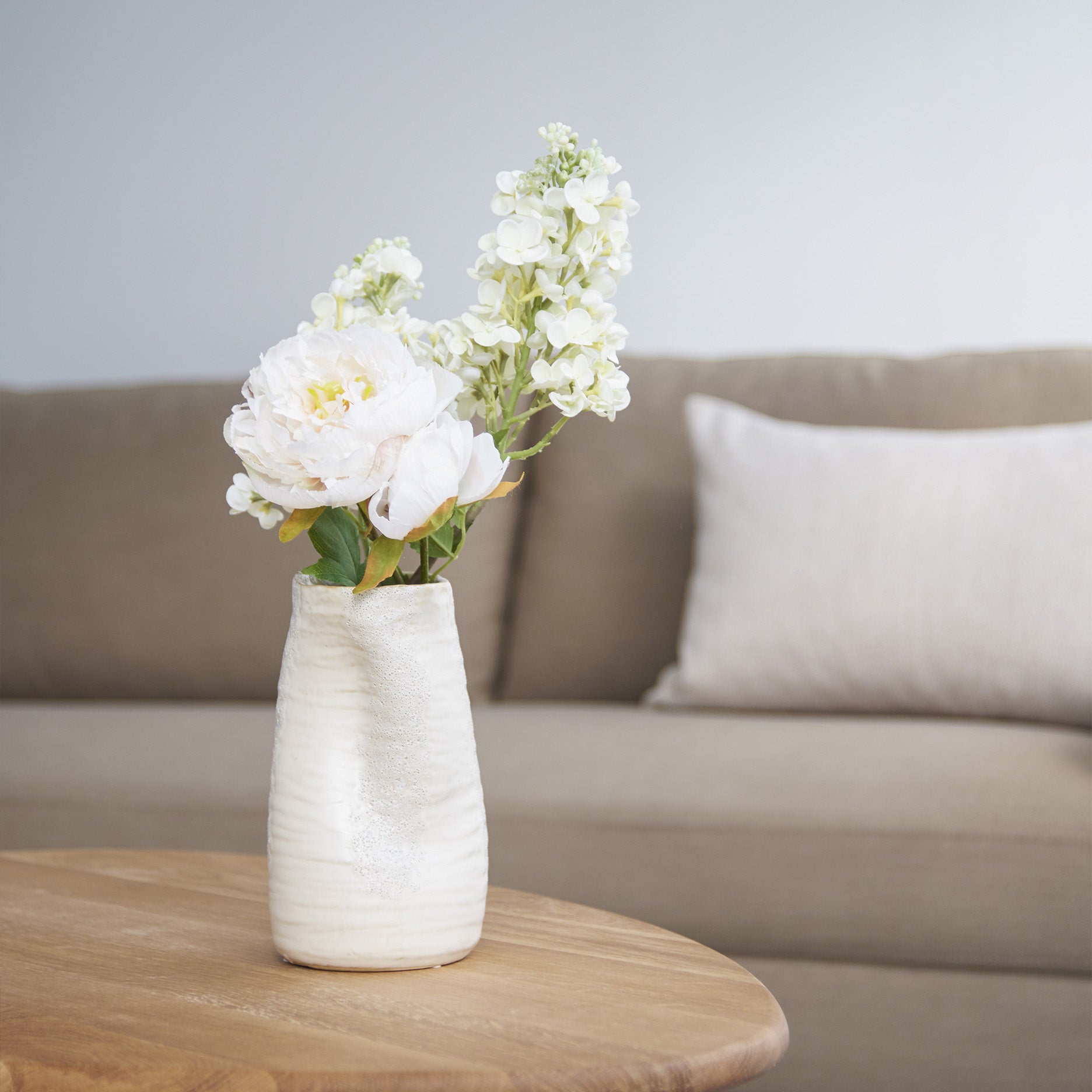 Sculpted schmale Vase