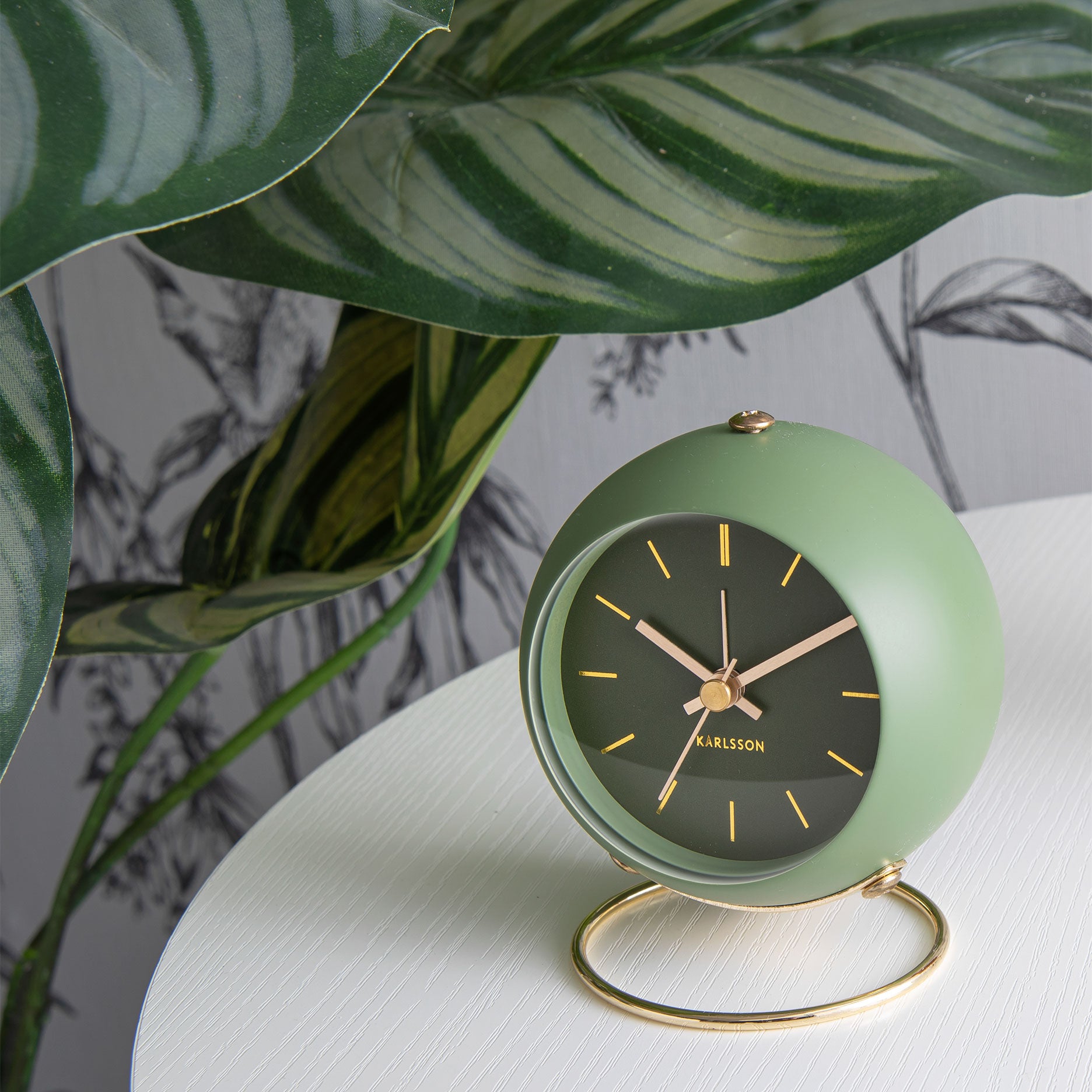 Globe Wecker Moosgrün