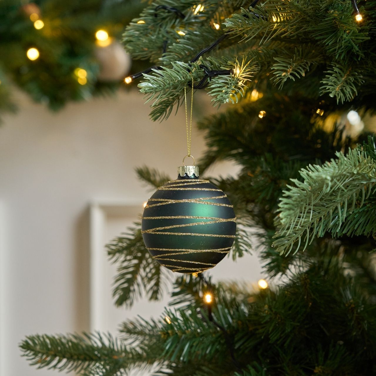 4 Stk. Christbaumkugeln mit horizontalen Streifen