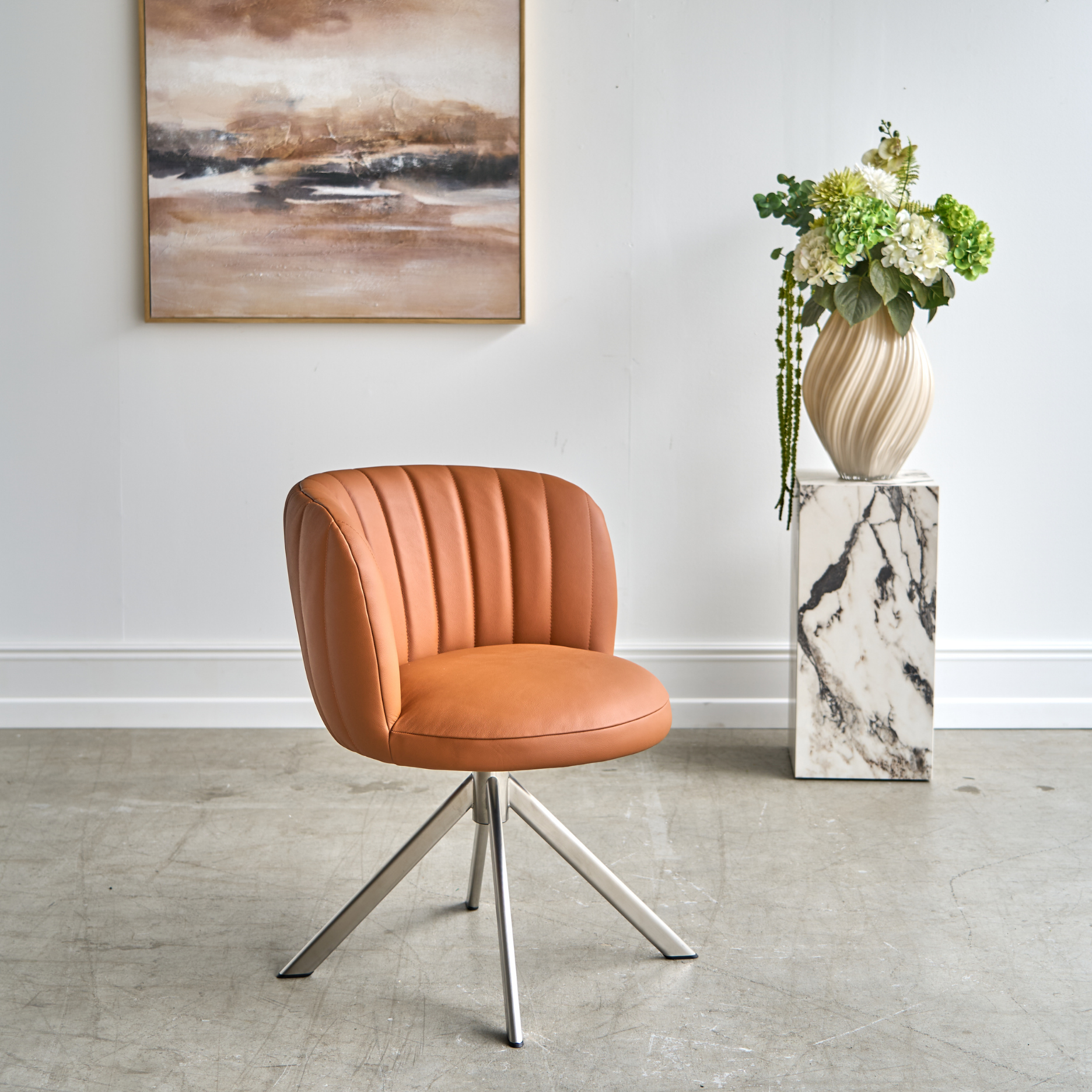 Shelly II Esszimmerstuhl aus Leder mit Drehgestell (Edelstahl)